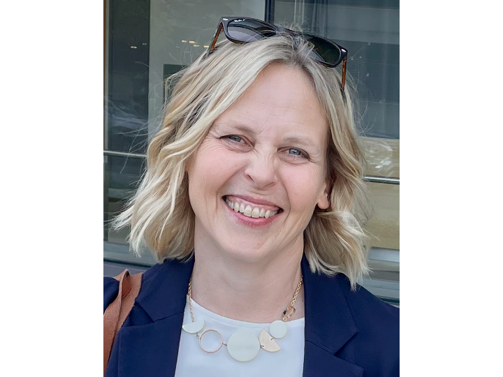 Dr. Ebba Kurz